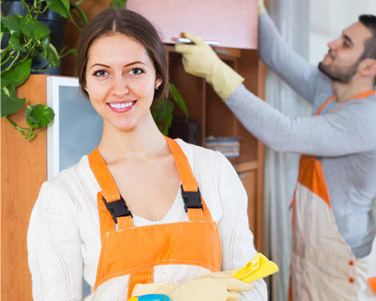 Mujer haciendo tareas del hogar Mujer haciendo tareas del hogar